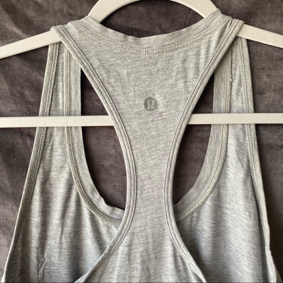 Lululemon Racerback Single Pocket Tank in Gray 🌵4 - Picture 5 of 5